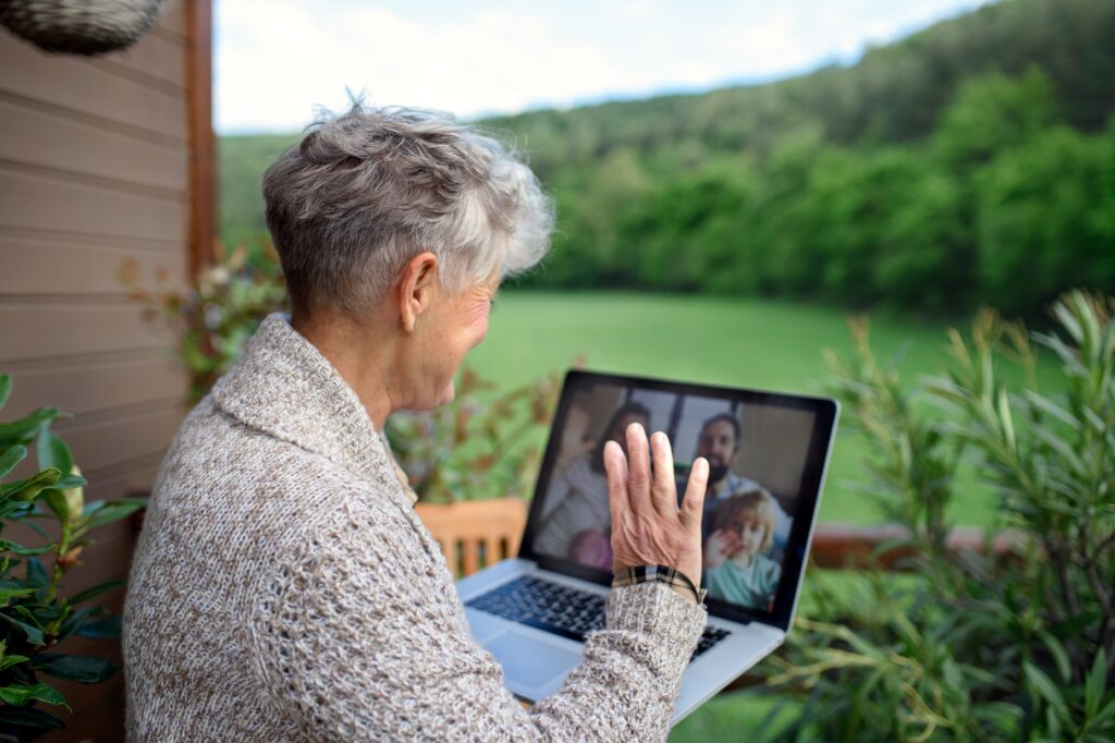 How Seniors Stay Connected?