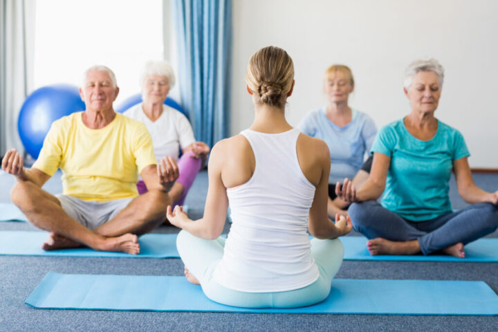 Pourquoi le yoga est-il idéal pour les personnes âgées?