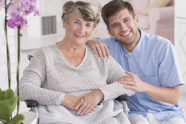 Conseils pour prendre soin des parents âgés.