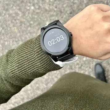Senior Protection Medical alert smartwatch with fall detection for seniors in Canada