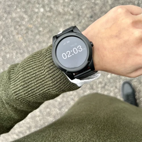 Senior Protection Medical alert smartwatch with fall detection for seniors in Canada