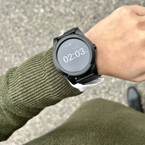 Senior Protection Medical alert smartwatch with fall detection for seniors in Canada